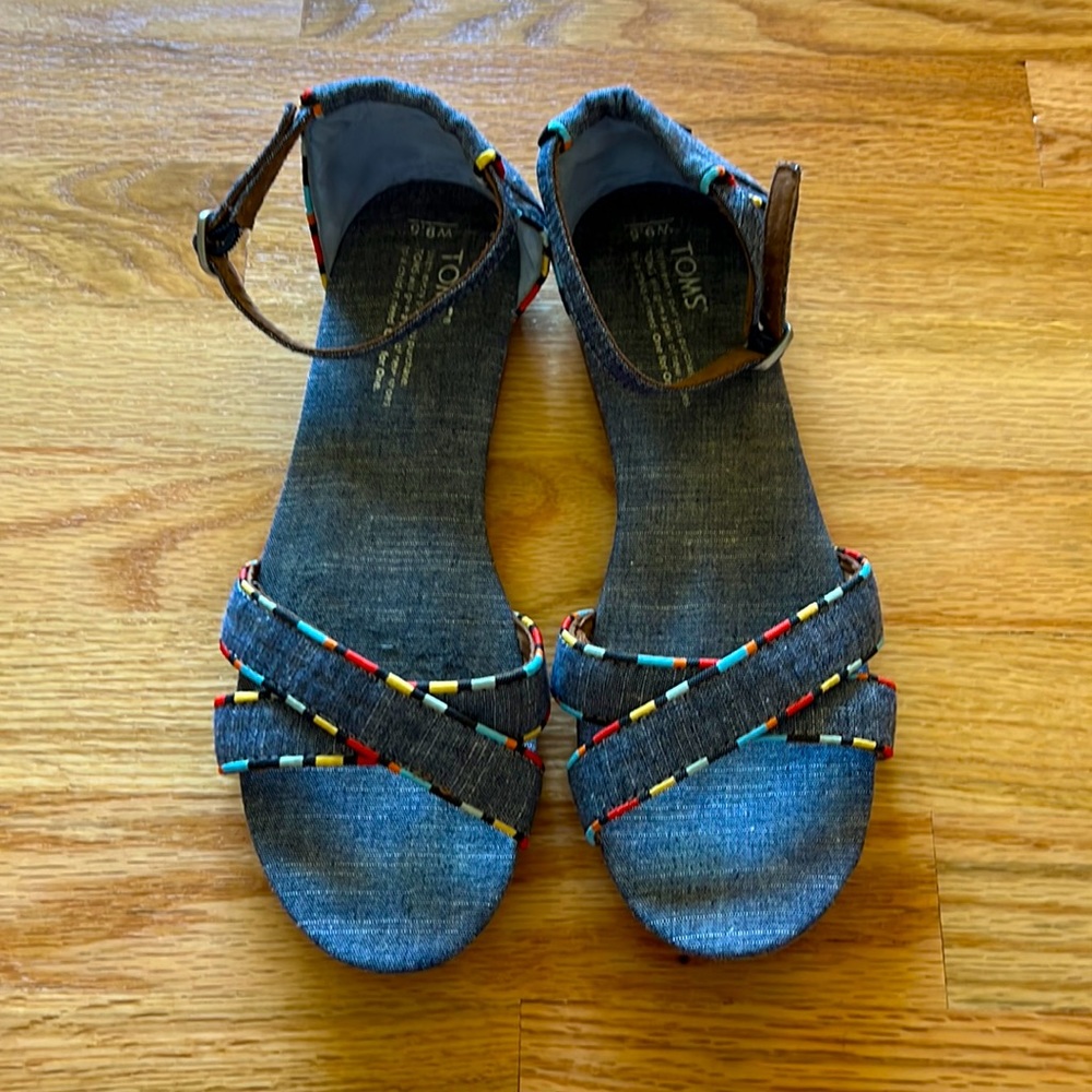 💵⬇️ Price Drop! TOMS Blue Chambray Correa Sandals Size 9.5